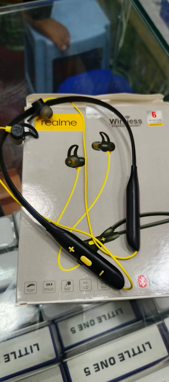 Realme Wireless Neckband – Bluetooth 5.0, Deep Bass, Long Battery